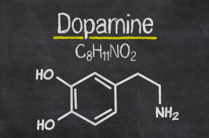 Доска с химической формулой дофамина